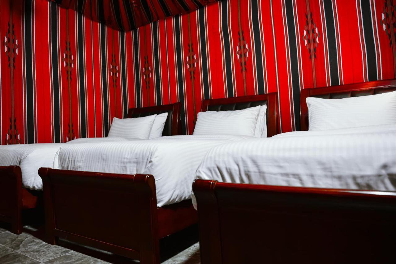 Little Petra Bedouin Camp Hotell Al Hayy Exteriör bild