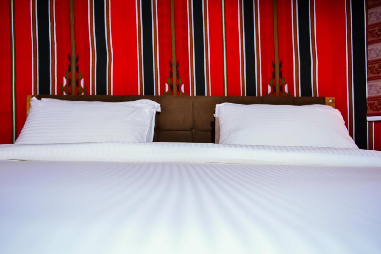 Little Petra Bedouin Camp Hotell Al Hayy Exteriör bild